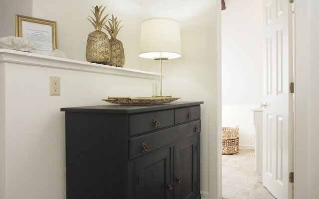 The Deacon & James Pharmacy B&B