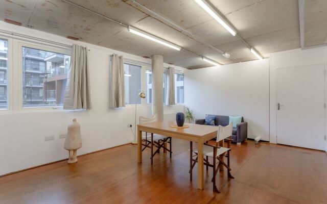 Bright Flat Near Shoreditch
