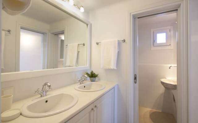 Villa Aerie - Sweeping Sea Views, Eclectic Style by Villarentalsgr
