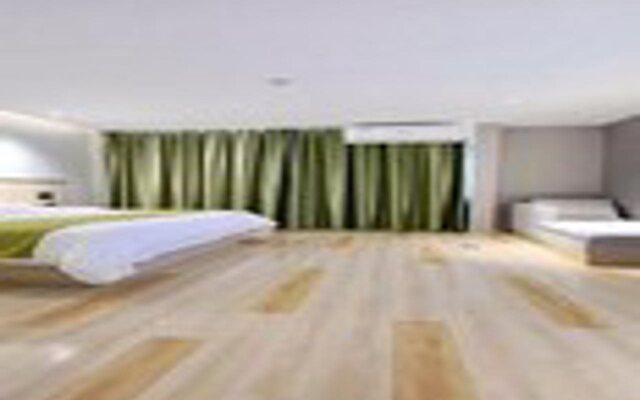 Vatica Chaohu City Er Street Xiangyang Road City Le Fu Plaza Hotel