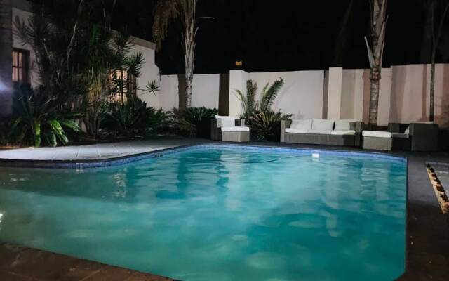 Room in Guest Room - Mash On 569 Rupert st