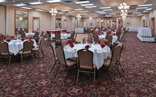 Holiday Inn Martinsburg by IHG