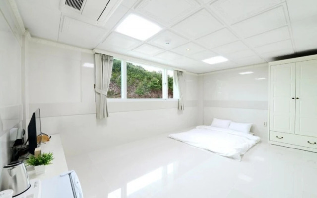 Samcheok Yonghwa Hotel