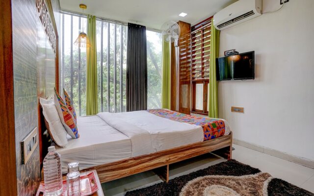 Fabhotel Vardhan House