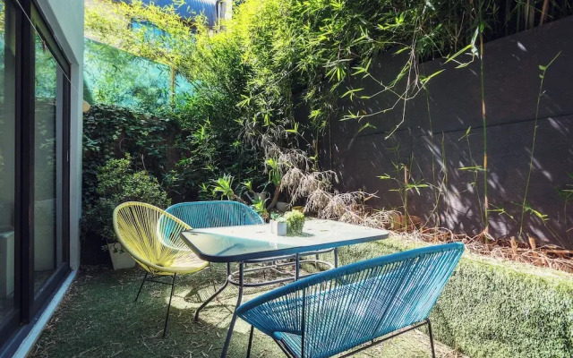 Melb Cbd a Zen oasis garden studio.