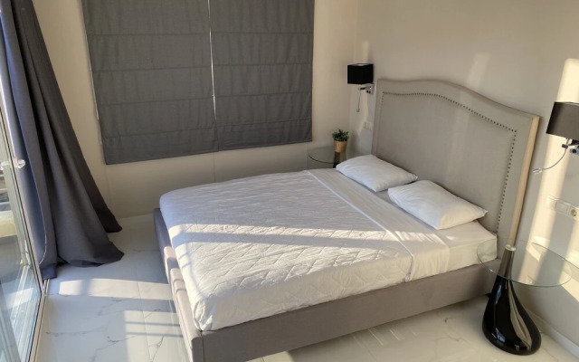 24K Athena Suites