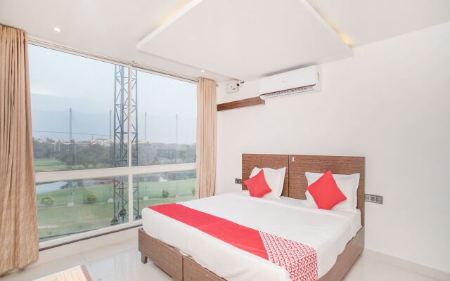 OYO 10527 Varcity Golf View