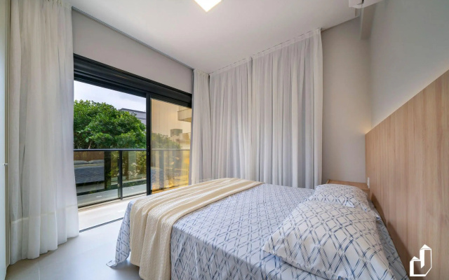 Apartamento Com 02 Dormitórios Em Canto Grande