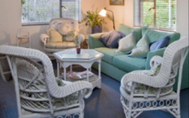 Corktree Cottage – Balcony – Crafers