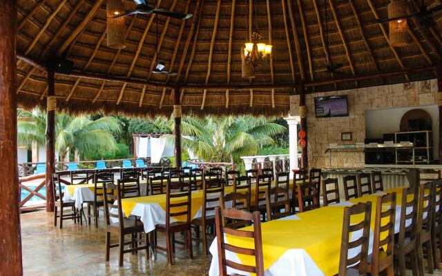 Real Mayab Hotel & Bungalows