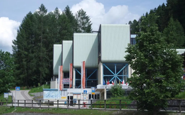 Residence Pradalago by Montana