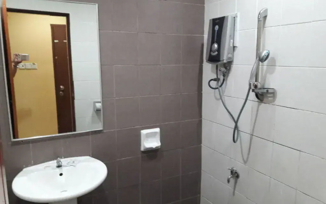 OYO 216 La Viva Hotel