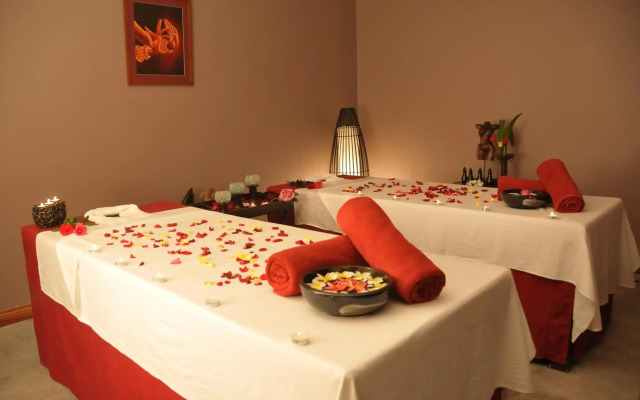 La Rose Suites