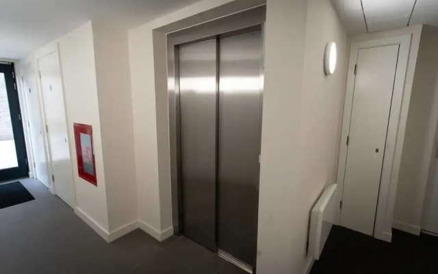 Studio flat with free Parking