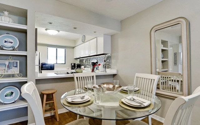 Runaway Bay Resort by BBG