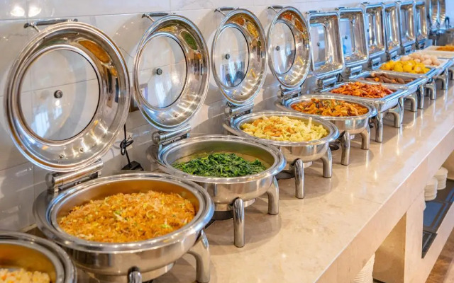 Vienna International Hotel Qishi Center Branch in Dongguan, Guangdong.