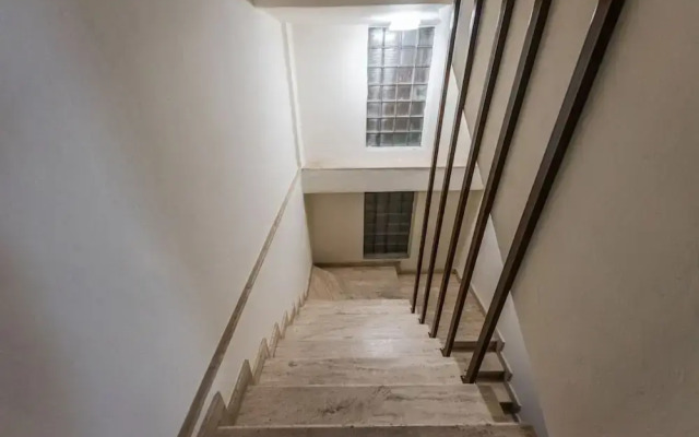 The Old-clock Apartment