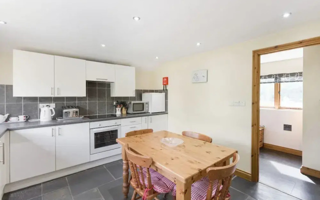 Groves Fishleigh