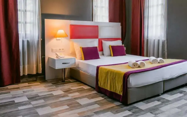 Orange Owl Hotel