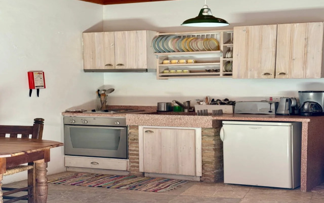 Eveleos Country House