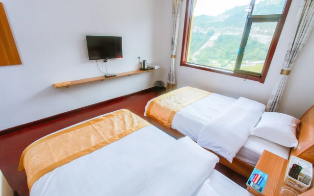 Yijie Holiday Hotel  Laiyuan Baishishan