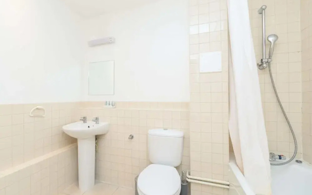 Roffey Apartment