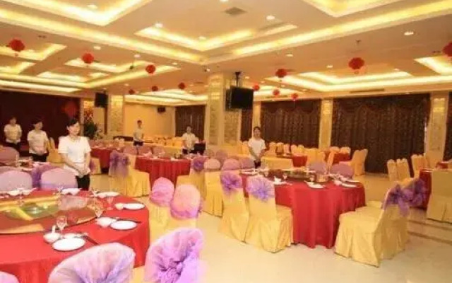 Jingjiang Fenghe Hotel