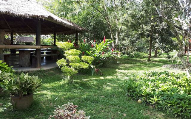 Baan Suansabaijai Resort