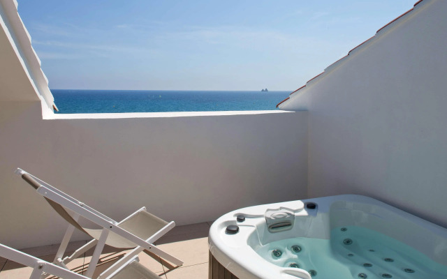 Grand Hotel Des Sablettes Plage, Curio Collection By Hilton