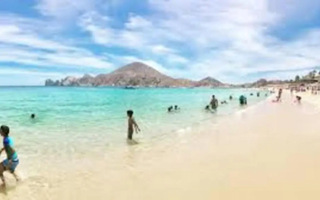 One Bedroom Ocean Front Suite on Medano Beach