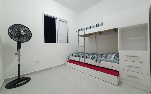 Apartamento novo , poucos metros da praia