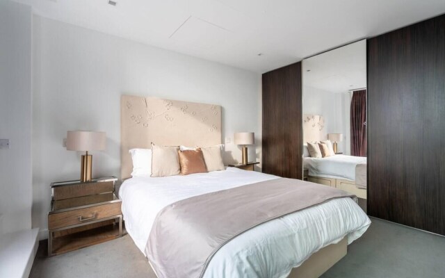 4 Bed Penthouse - Sleeps 10 - Parking - Smoking