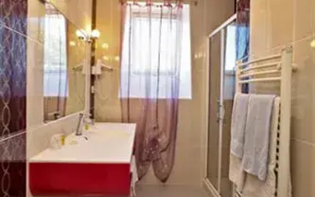 Hotel A Jayac - Logis Hotels