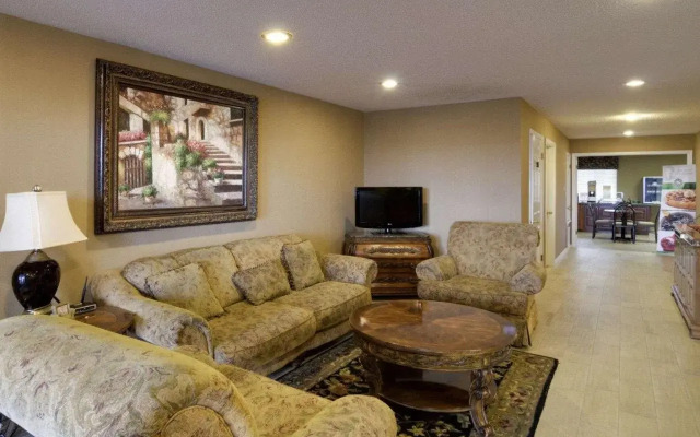 Quality Inn Russellville I-40