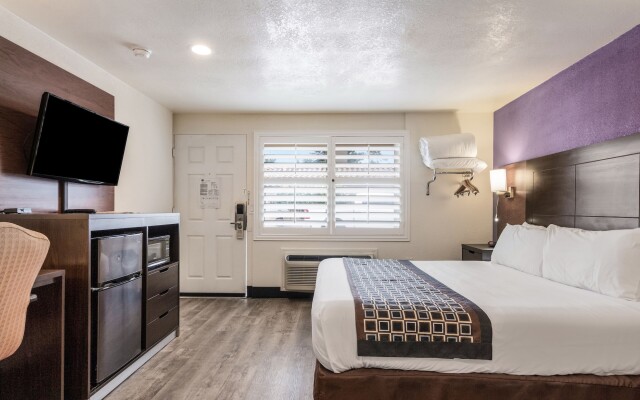 Rodeway Inn near Downtown Monterey