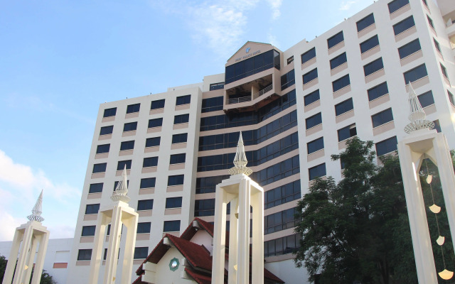 Ploy Palace Hotel