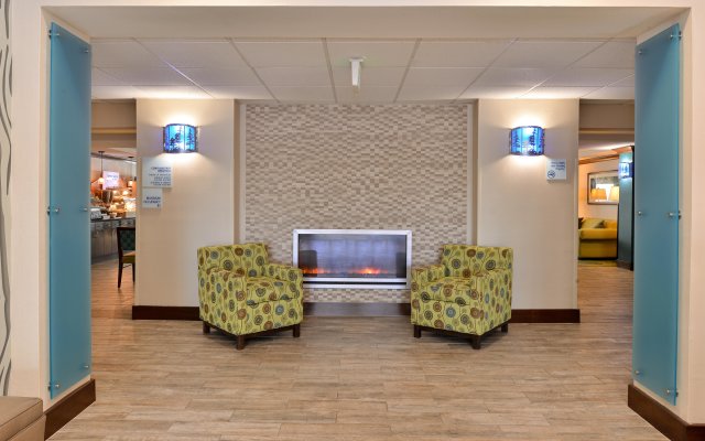 Holiday Inn Express Hotel & Suites River Park, an IHG Hotel