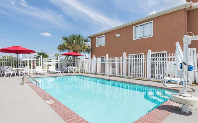 Days Inn by Wyndham Sulphur LA