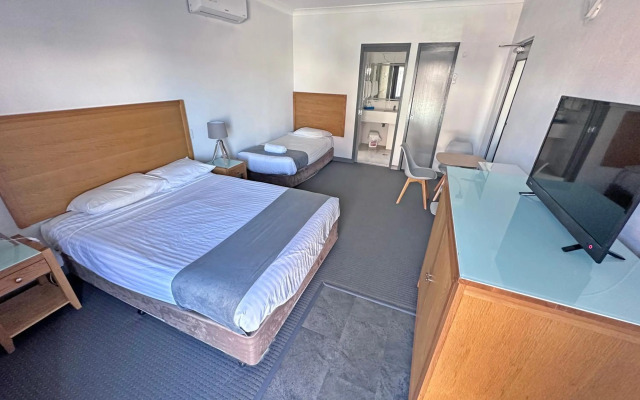 Spa Village Travel Inn