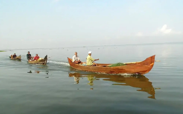 Houseboat Cruise in the Backwaters of Kerala