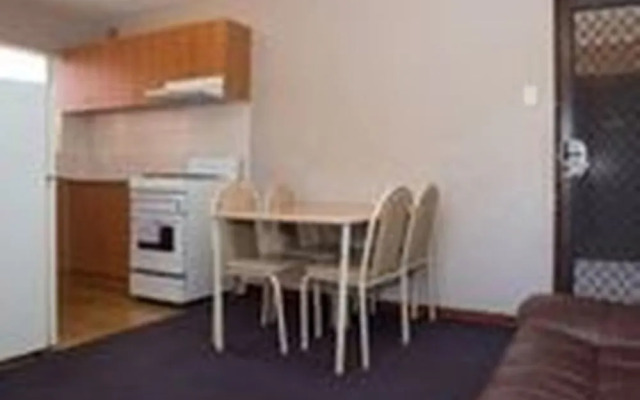 Burswood Lodge Motel Apartments