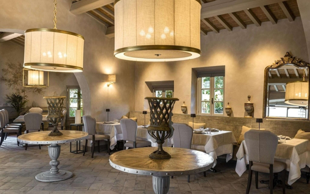 Sprawling Mansion in Tuscany With Swimming Pool