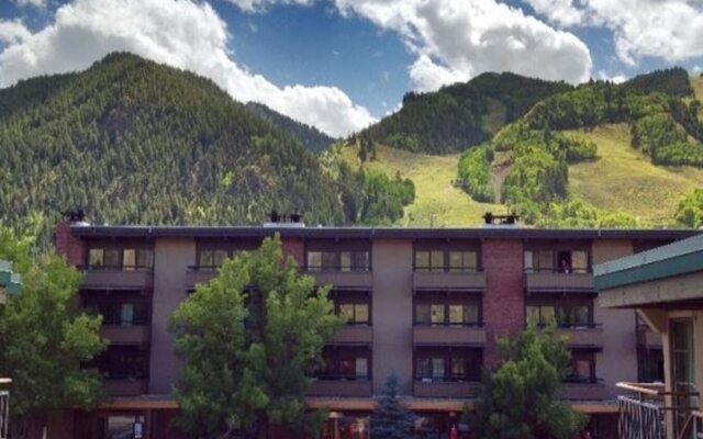 Chateau Aspen Condominiums