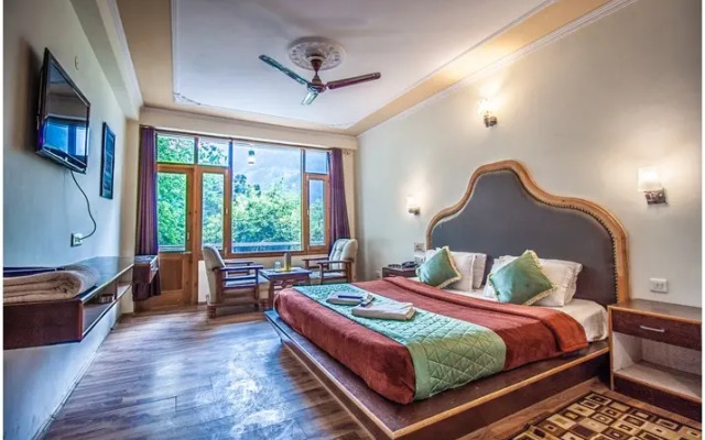 Hotel Divine Paradise Manali