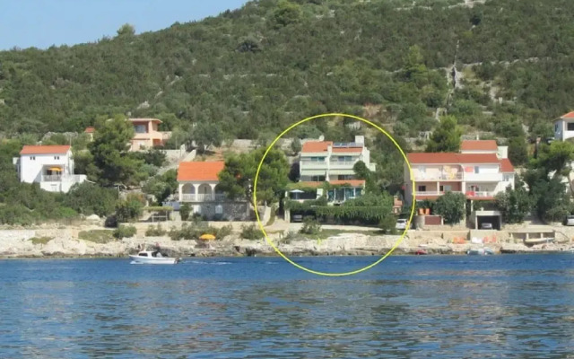 Tonka - 10 m From Beach - A4