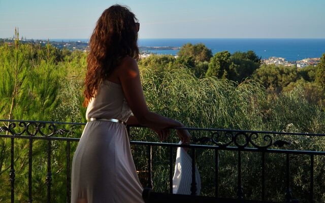 Bohemian Blue Crete