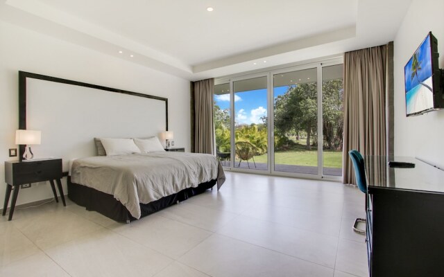 Ultra Modern Villa with Chef & Maid