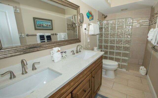 Dolphin Point 104b 2 Bedroom Condo by RedAwning