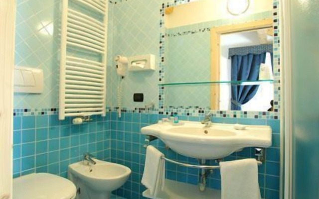 AlpHotel Taller