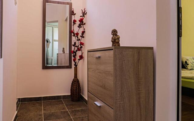 Апартамент За Гости "Момчил''